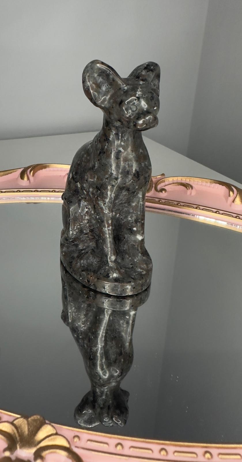 Yooperlite Cat (Height 10 cm Weight 219 g)