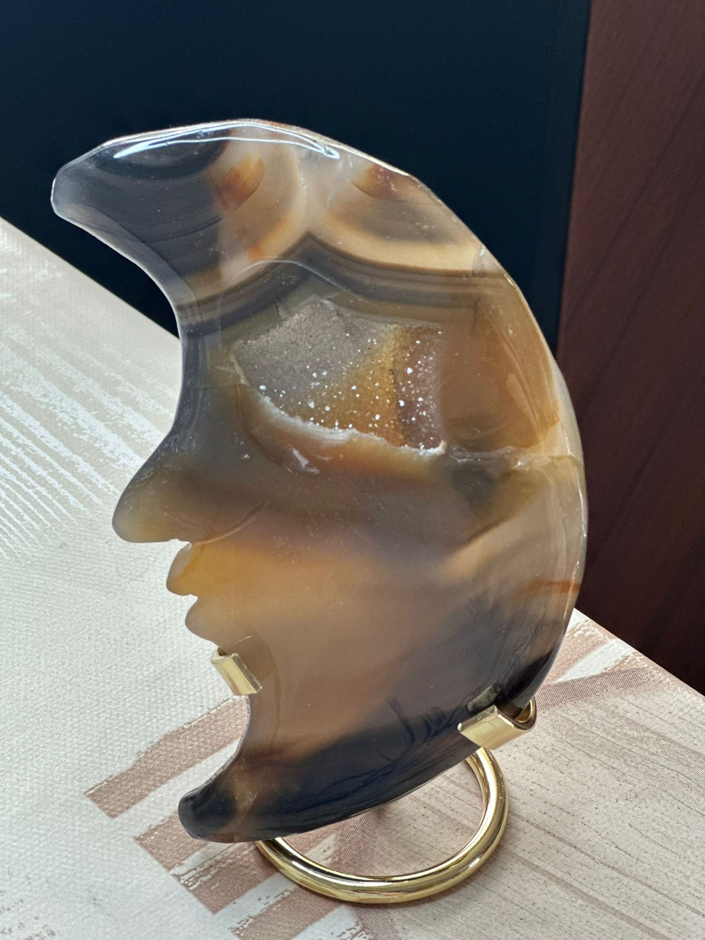 Agate Moon Face with Druzy Pocket – Polished Crystal Carving