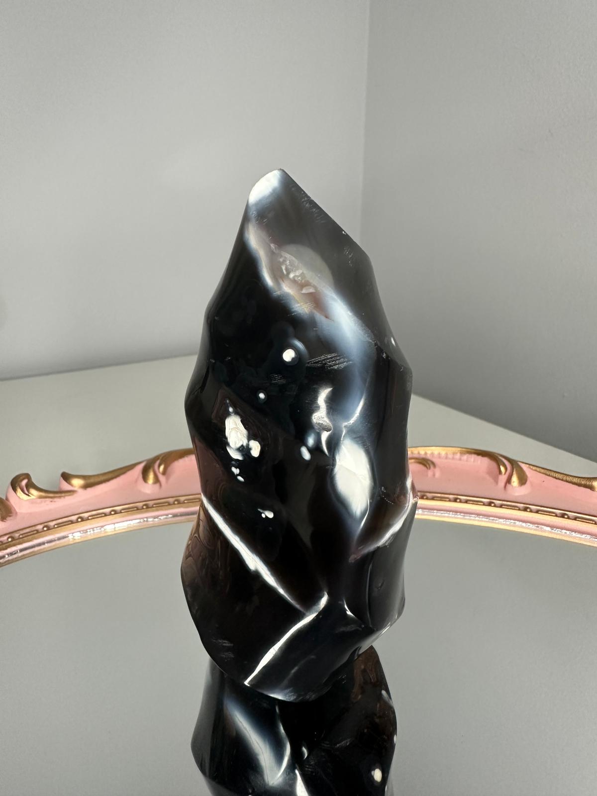 Orca Agate Flame Freeform  (Height: 12.3 cm Weight: 454 g)